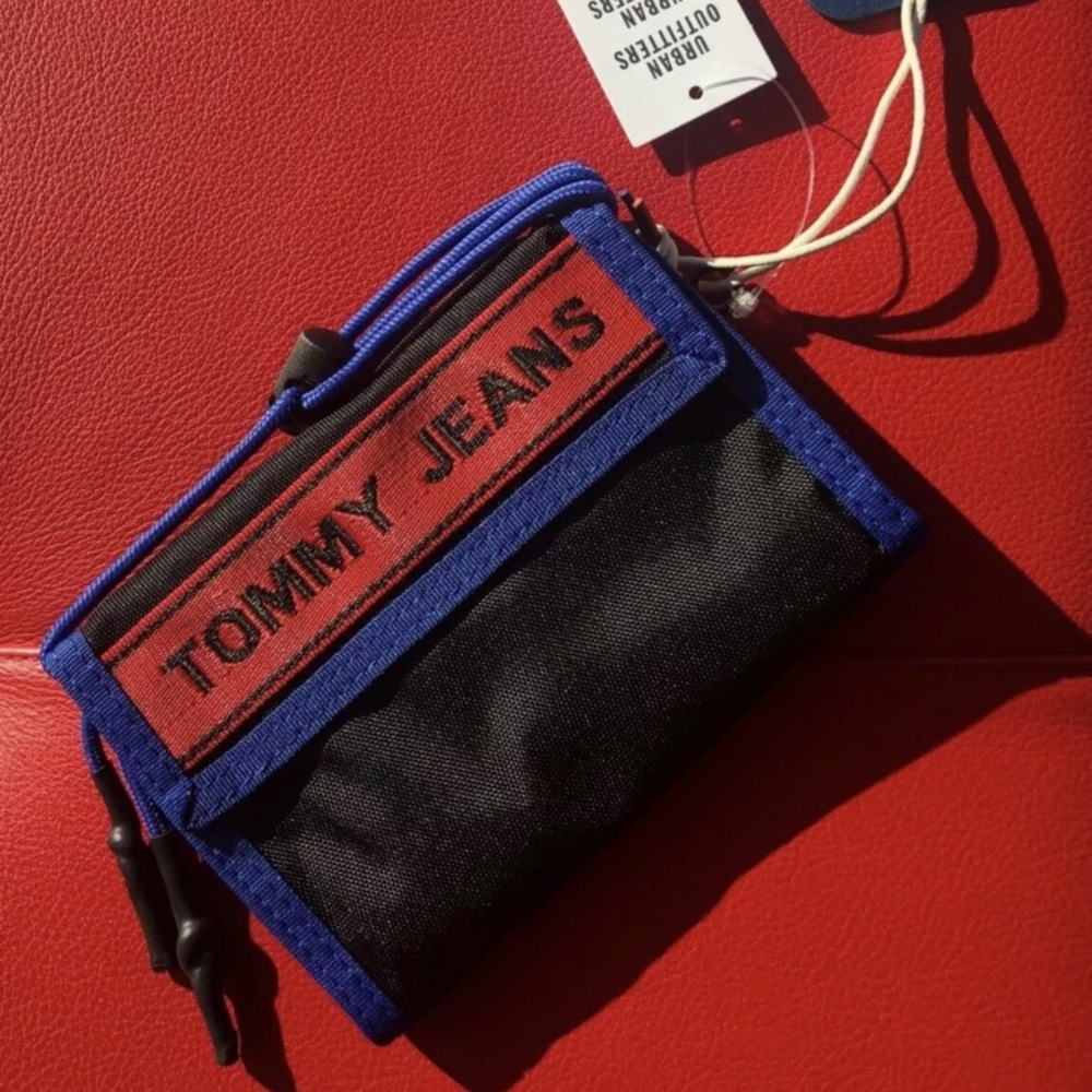 Urban Outfitters TOMMY Hilfiger JEANS 90s Wallet Card Passport